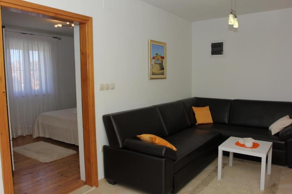 Holiday House Pine Tree Nerezisca Εξωτερικό φωτογραφία
