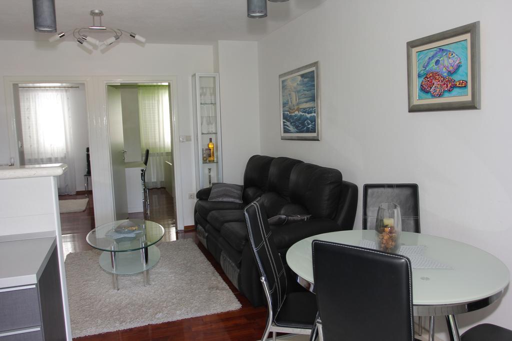 Holiday House Pine Tree Nerezisca Εξωτερικό φωτογραφία