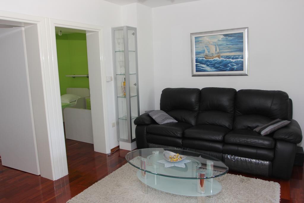 Holiday House Pine Tree Nerezisca Εξωτερικό φωτογραφία