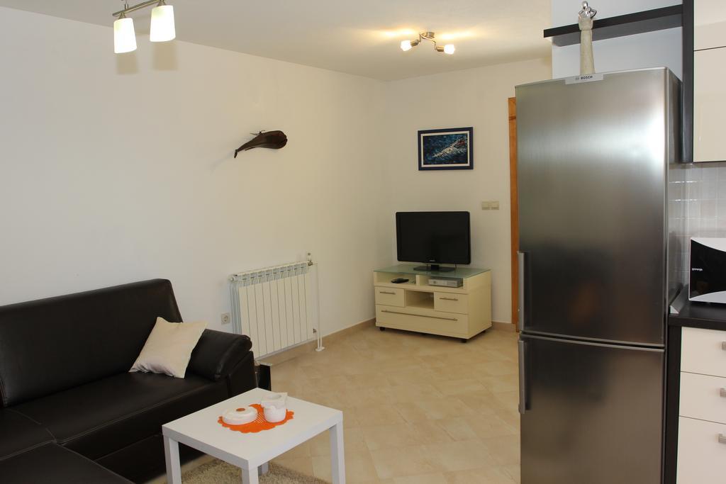 Holiday House Pine Tree Nerezisca Εξωτερικό φωτογραφία