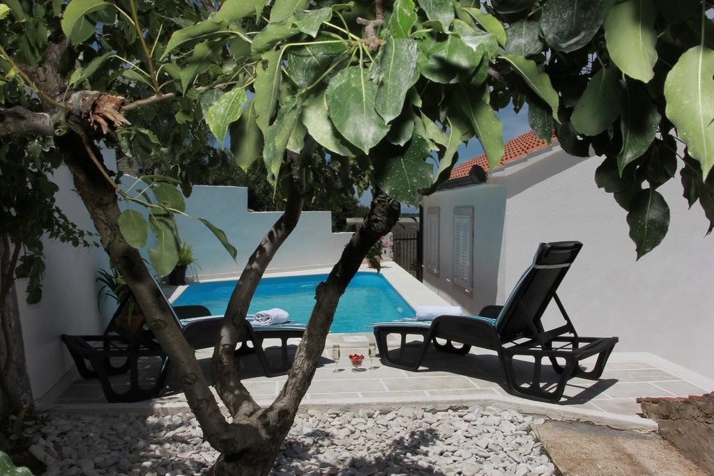 Holiday House Pine Tree Nerezisca Εξωτερικό φωτογραφία